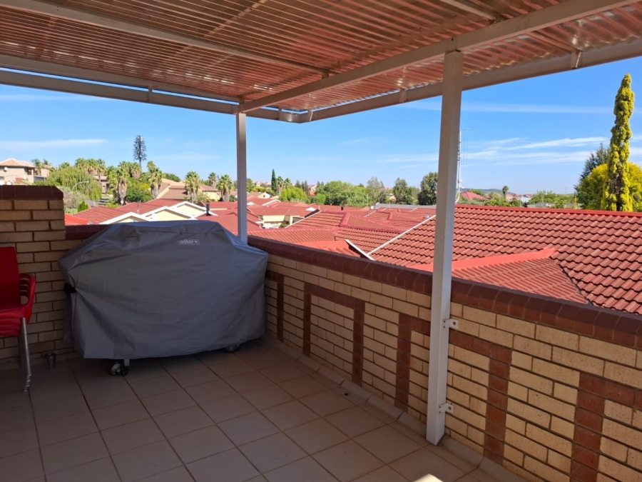 3 Bedroom Property for Sale in Pentagon Park Free State